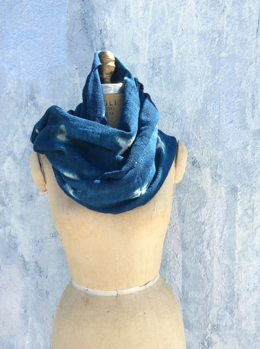 Indigo Blue scarf , unisex , all seasons – Lavazzon Gallery